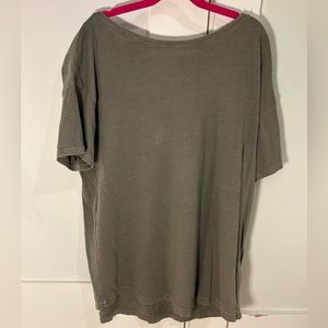 Old navy green teeshirt